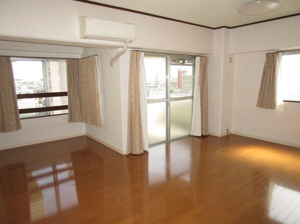 リバーサイド小島の物件内観写真